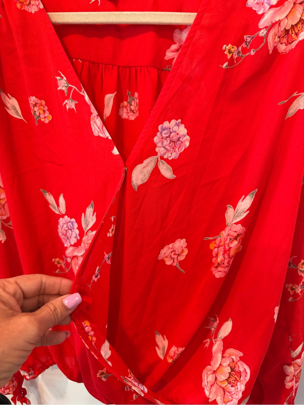 Gorgeous floral wrap style blouse - Picture 2 of 3